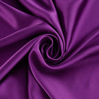 Coupon de tissu en pure soie de mûrier violet pourpre, textile fluide et noble à la coupe pour couture de haute qualité.